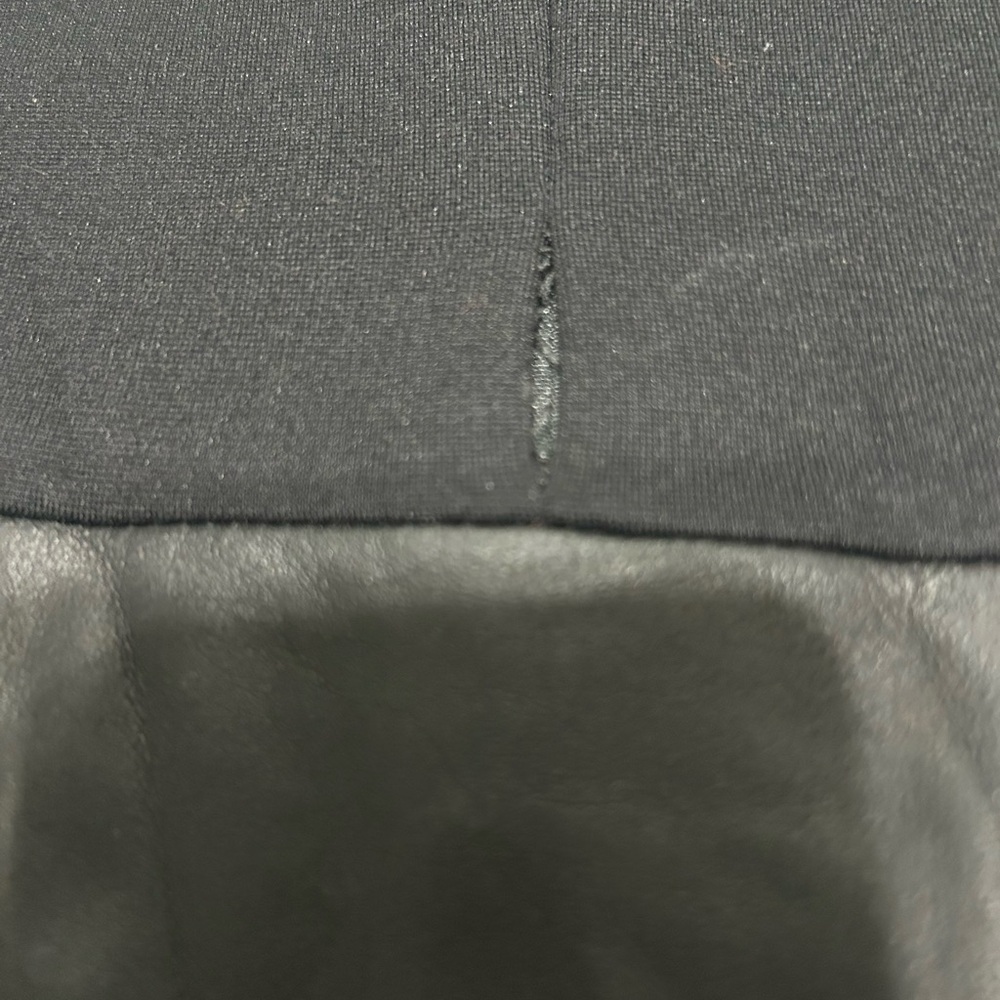 Black Sleeveless Striped Top - Picture 6 of 6